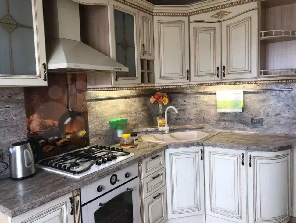 3-к кв. Омская область, Омск ул. Масленникова, 66 (72.0 м) - Фото 2