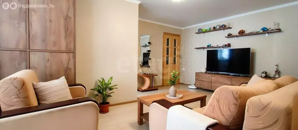 3-комнатная квартира: Петропавловск-Камчатский, улица Давыдова, 7 ... - Фото 2