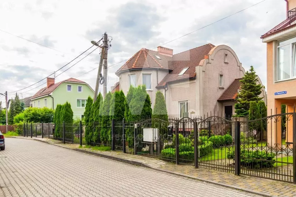 Дом в Калининград, улица Алексея Бровковича, 10 (297 м) - Фото 1