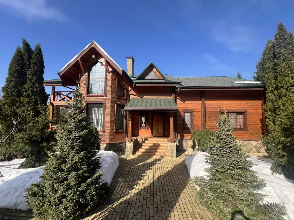 Дом в Москва д. Кузнецово, пер. 2-й Заречный, 3 (300 м) - Фото 1