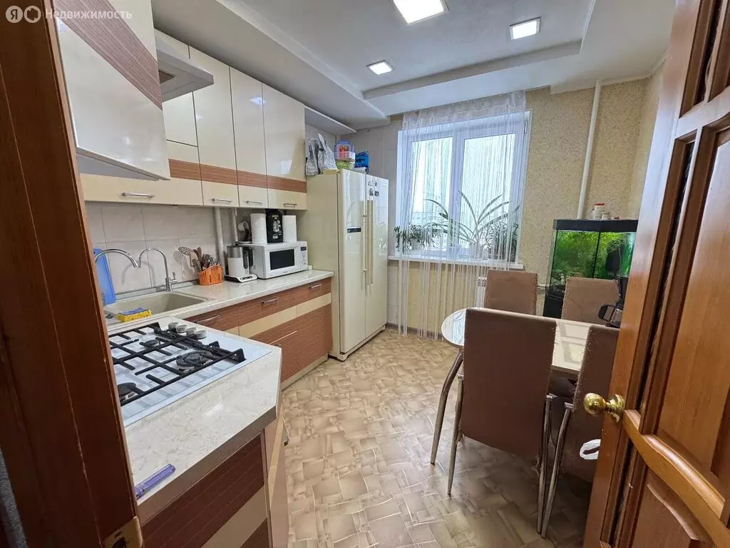 2-комнатная квартира: Нижний Тагил, улица Захарова, 10 (50 м) - Фото 1