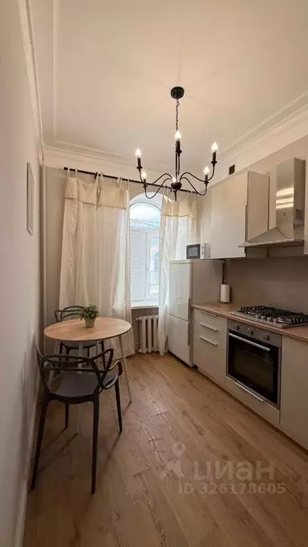 2-к кв. Астраханская область, Астрахань пл. Ленина, 10 (54.0 м) - Фото 1