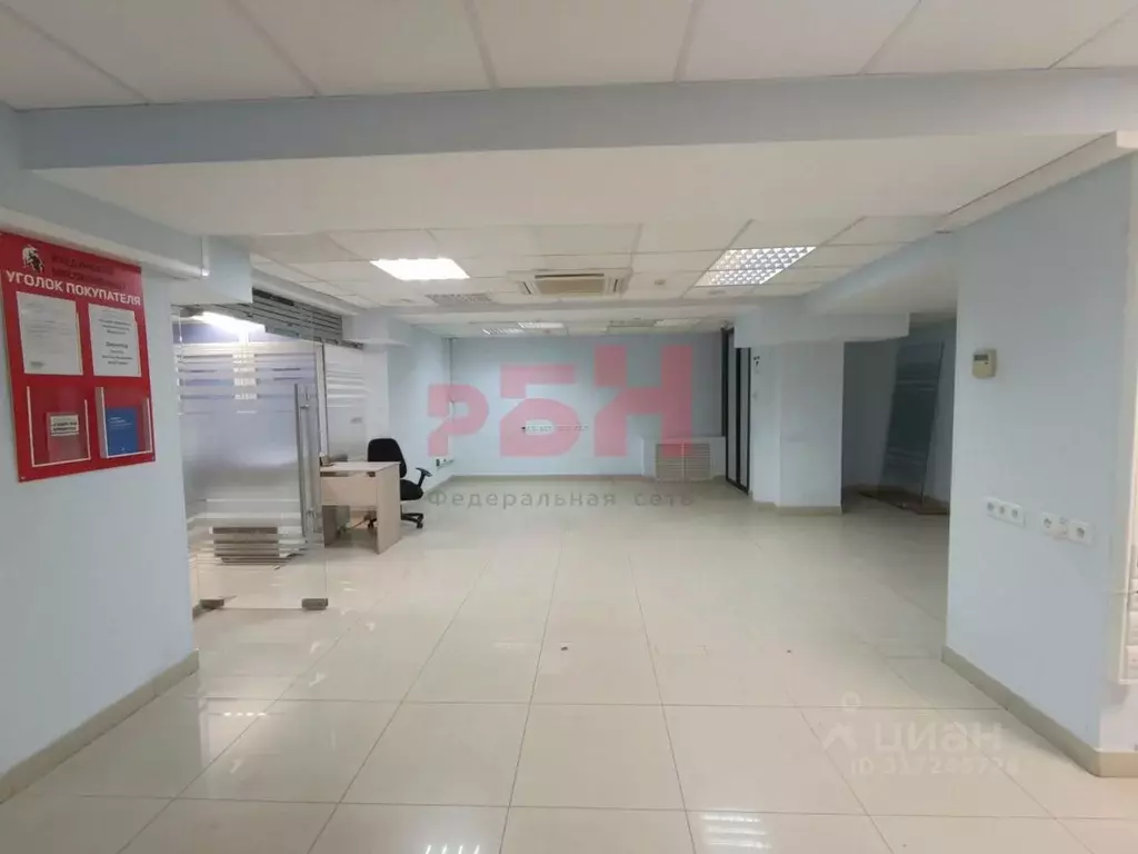 Торговая площадь в Тюменская область, Тюмень ул. 50 лет Октября, 33 ... - Фото 1