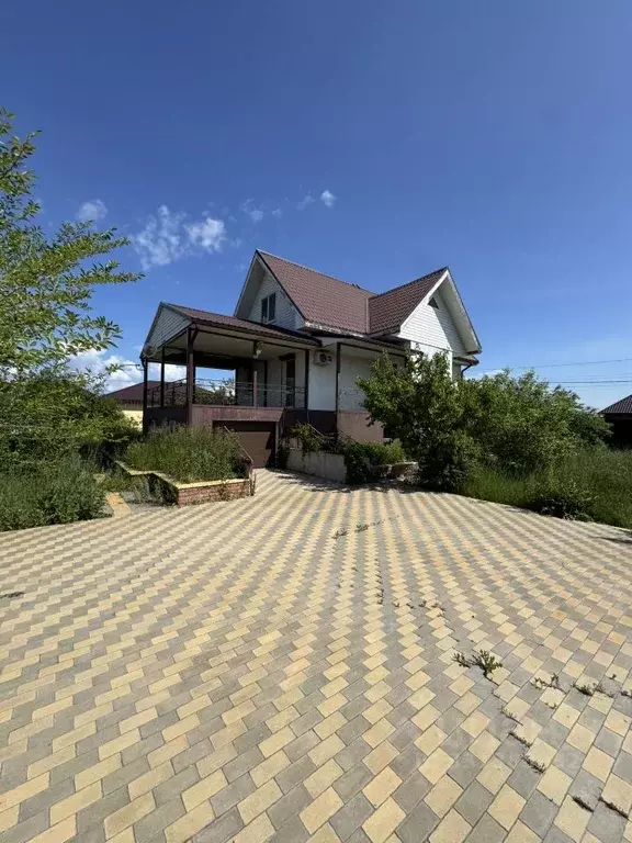 Дом в Саратовская область, Энгельс ул. Шелковичная, 93 (190 м) - Фото 2