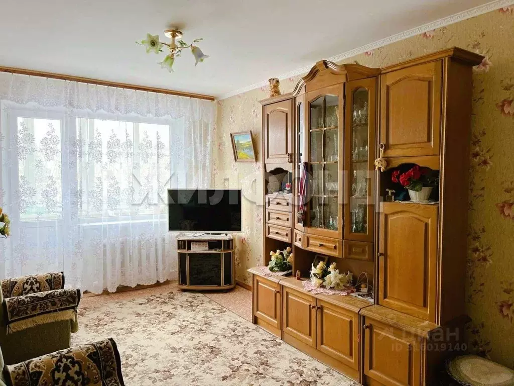 3-к кв. Брянская область, Дятьково 13-й мкр, 20 (62.0 м) - Фото 0