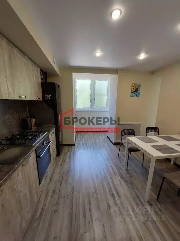 3-к кв. Севастополь ул. Генерала Лебедя, 37 (80.0 м) - Фото 0