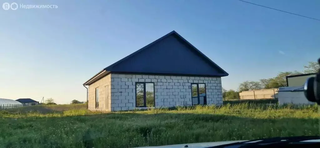 Дом в село Воронцовка, Краснодарская улица (120 м) - Фото 1