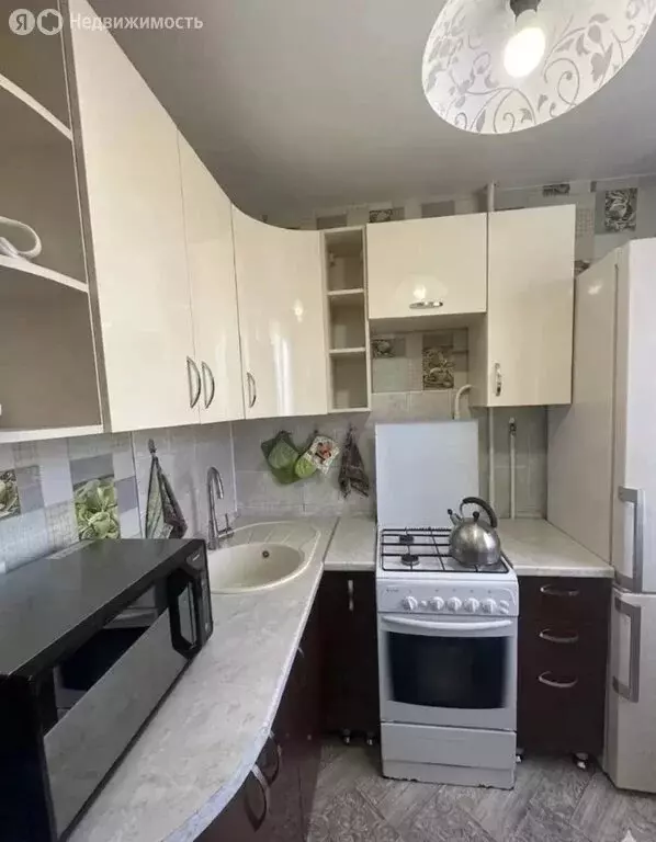 2-комнатная квартира: Чебоксары, Эгерский бульвар, 10 (46.7 м) - Фото 2