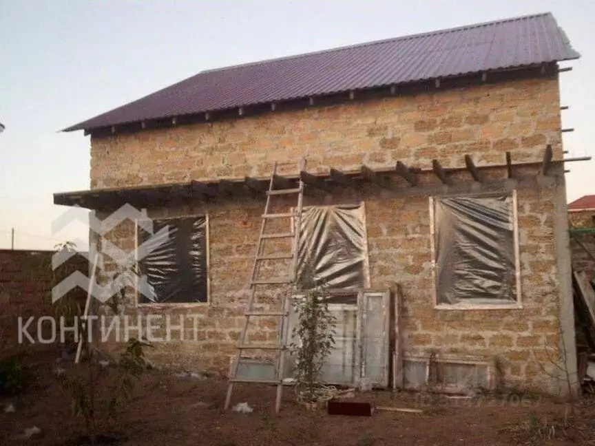 Дом в Крым, Евпатория Спутник-2 мкр, ул. Степная, 37 (100 м) - Фото 0