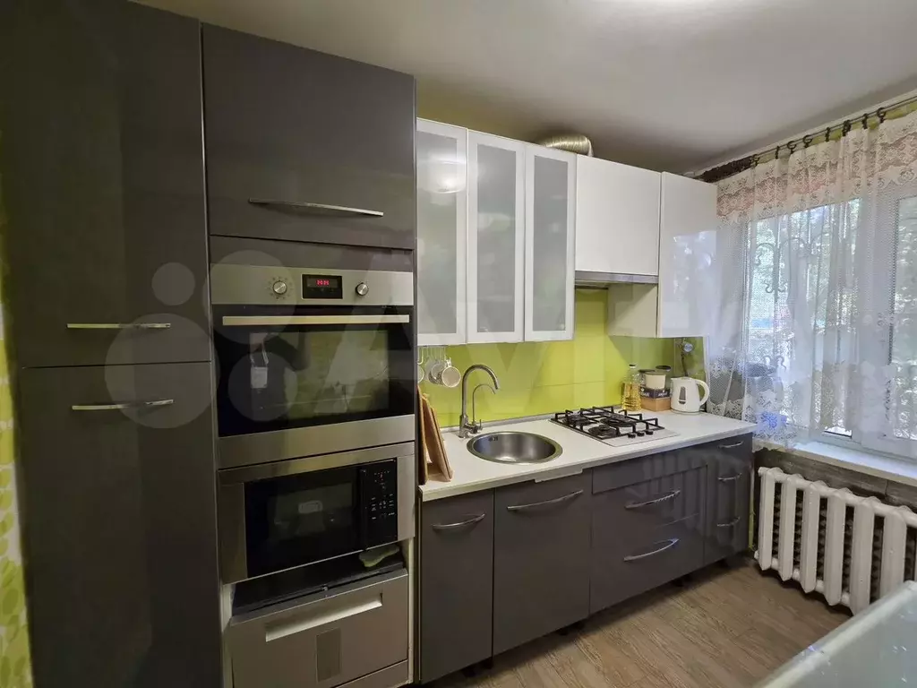 2-к. квартира, 48 м, 1/9 эт. - Фото 0