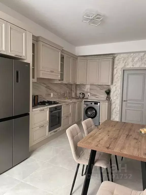 2-к кв. Дагестан, Каспийск просп. Акулиничева, 33А (75.0 м) - Фото 1