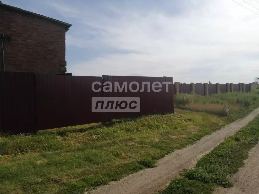 Дом в Омская область, Кормиловский район, д. Корниловка Зеленая ул., ... - Фото 1