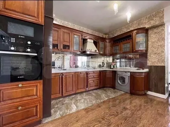 3-к кв. Иркутская область, Иркутск ул. Багратиона, 46/1 (100.1 м) - Фото 0