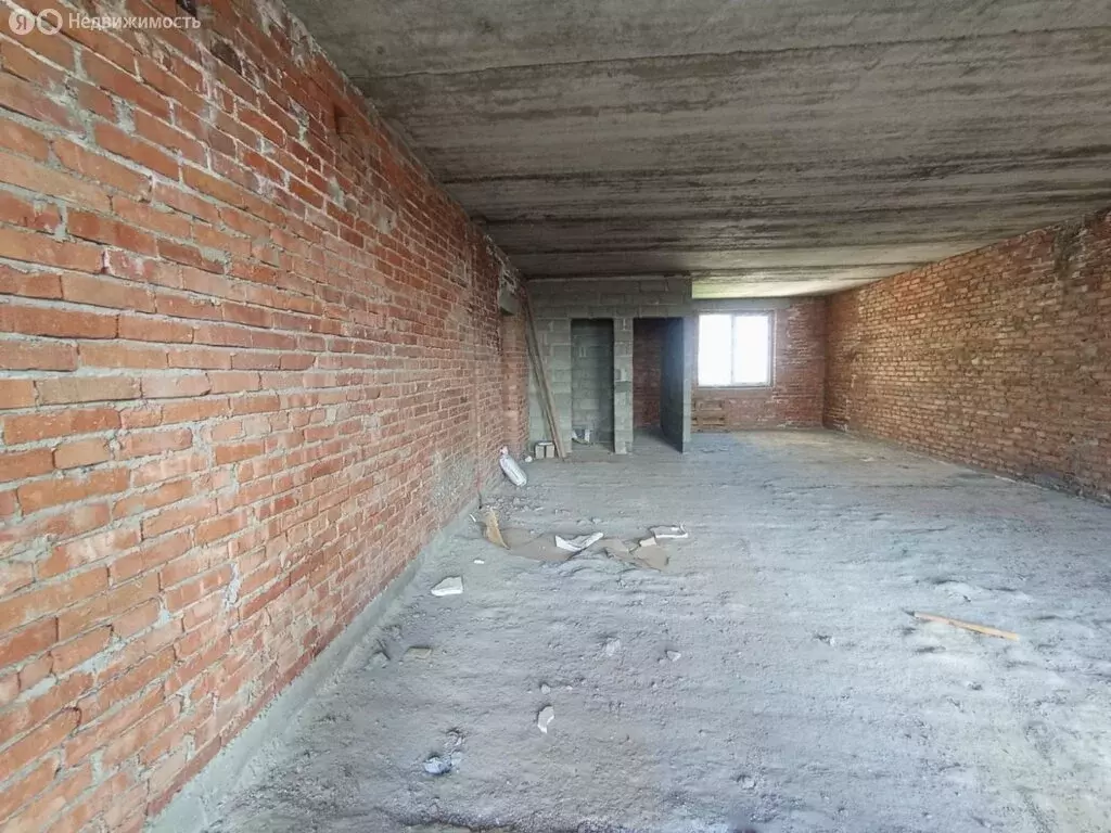 3-комнатная квартира: Владикавказ, улица Хадарцева, 39 (100 м) - Фото 1