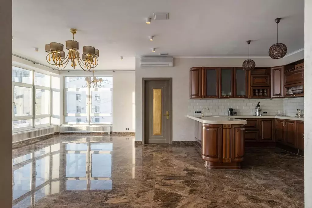 Продается 3-комнатная квартира - Фото 1