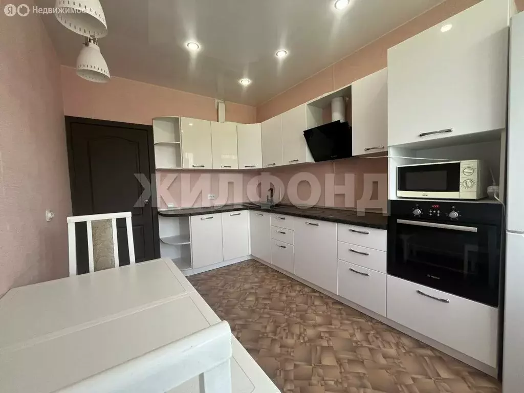 2-комнатная квартира: Абакан, улица Комарова, 9Б (56.4 м) - Фото 1