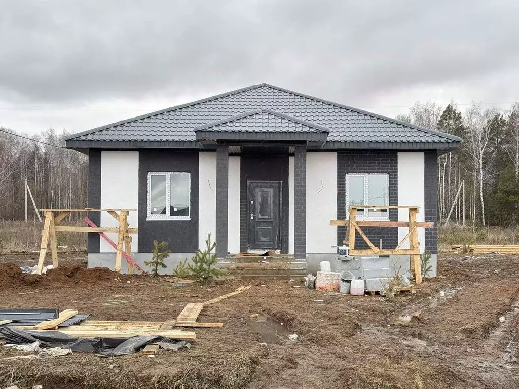 Дом в Свердловская область, Белоярский муниципальный округ, пос. ... - Фото 1