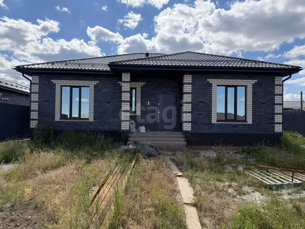 Дом в Курская область, Курский район, Моковский сельсовет, д. 1-я ... - Фото 1
