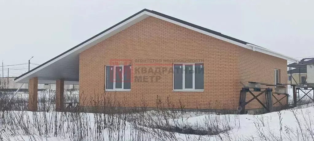 Коттедж в Белгородская область, Старооскольский городской округ, с. ... - Фото 1