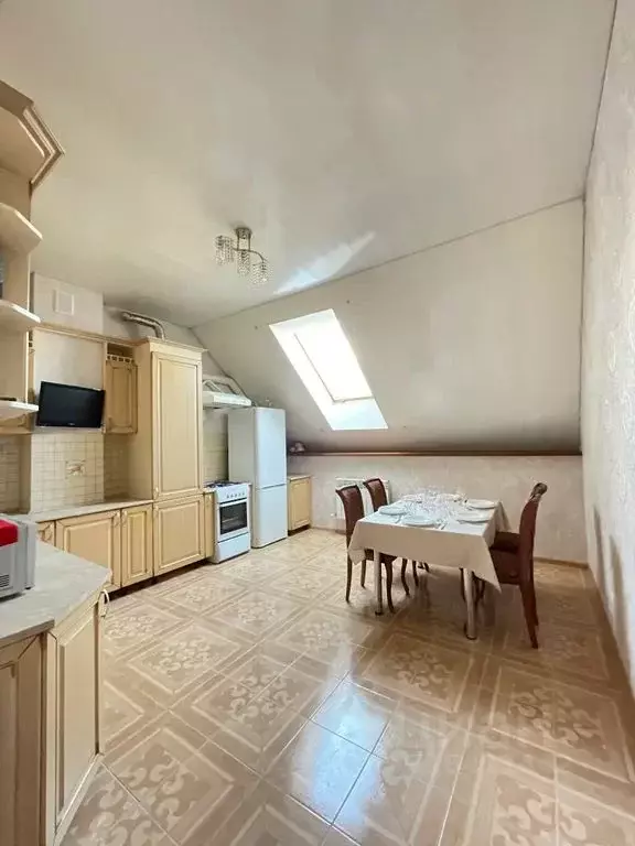2-к кв. Татарстан, Казань ул. Фатыха Карима, 27 (114.0 м) - Фото 0
