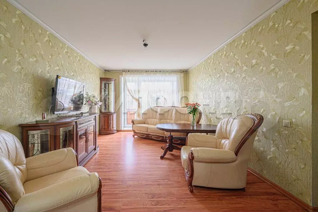 2-к. квартира, 65 м, 4/9 эт. - Фото 1