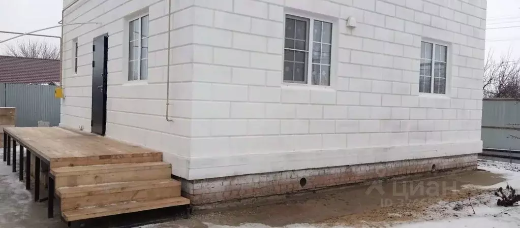 Дом в Волгоградская область, Волжский пос. Краснооктябрьский, Донская ... - Фото 1