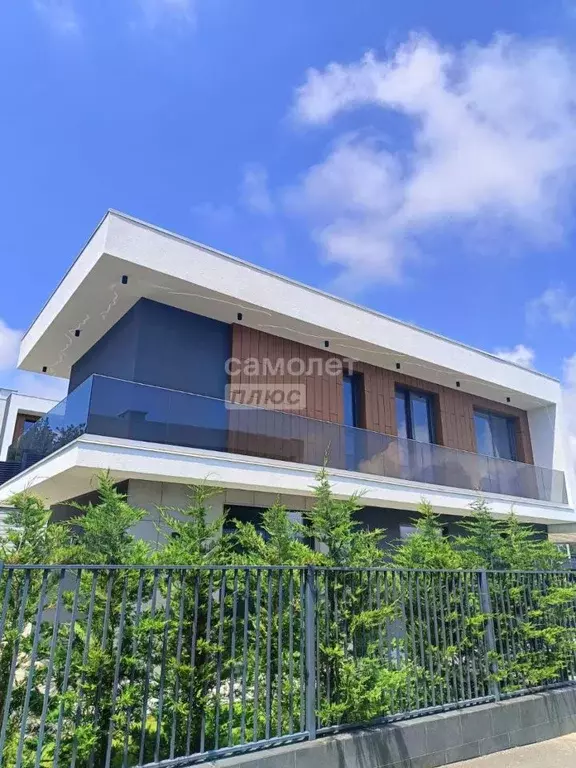 Таунхаус в Краснодарский край, Геленджик Просторный пер. (261 м) - Фото 1