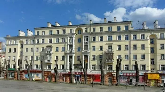 Комната 18 м в 3-к., 1/5 эт. - Фото 0