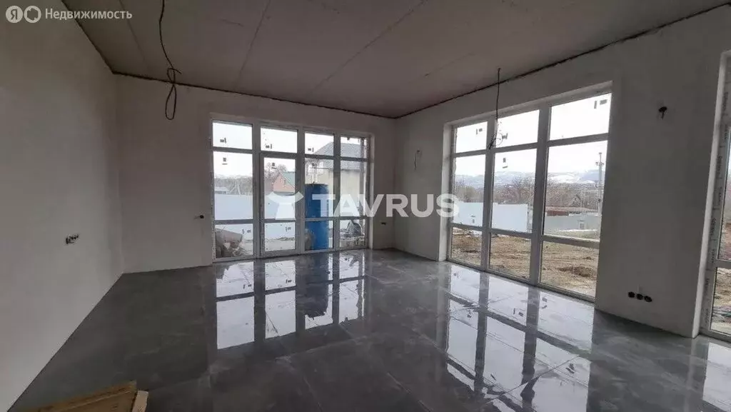 Дом в Доброе, улица имени А. Бабаджаняна (150 м) - Фото 1