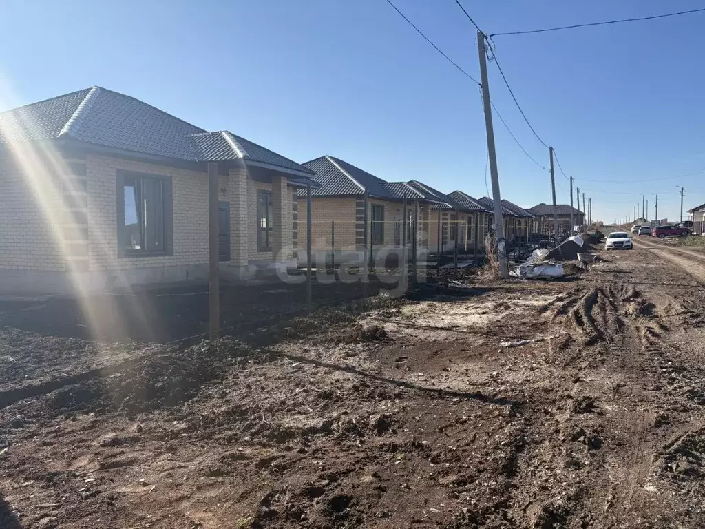 Дом в Оренбургская область, Оренбургский район, с. Подгородняя ... - Фото 1