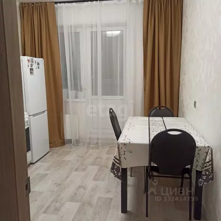 2-к кв. Тюменская область, Тобольск 15-й мкр, 29 (77.0 м) - Фото 1