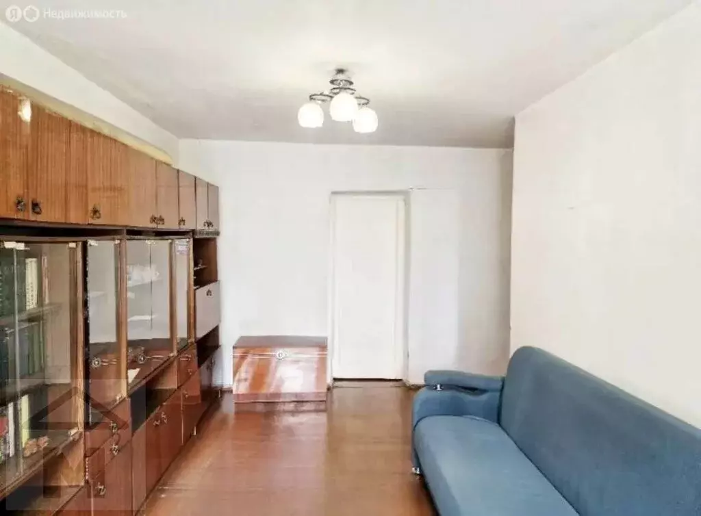 3-комнатная квартира: Абакан, улица Пушкина, 46 (56.2 м) - Фото 1