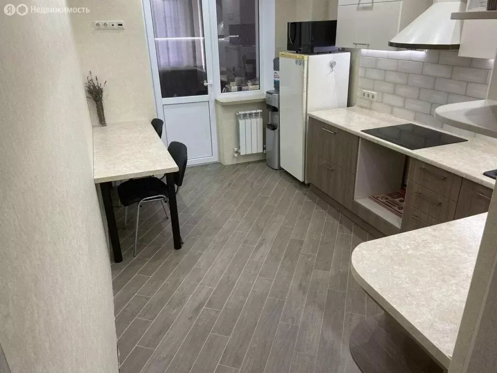 2-комнатная квартира: Новороссийск, улица Бориса Пупко, 8 (56.9 м) - Фото 1