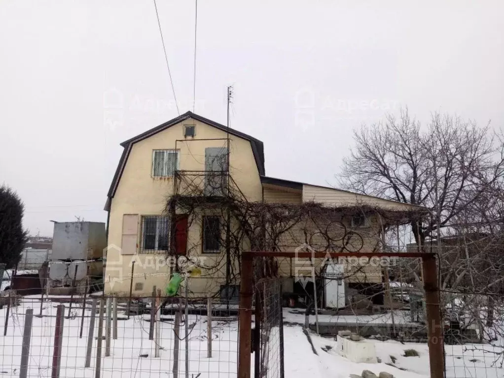 Дом в Волгоградская область, Волгоград ул. Джамбула Джабаева (109 м) - Фото 0
