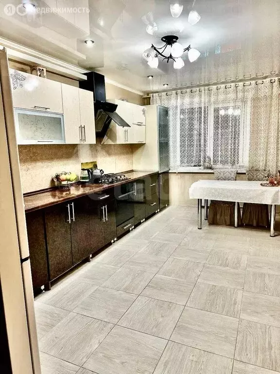 3-комнатная квартира: Саратов, улица имени А.В. Плякина, 4 (82 м) - Фото 0