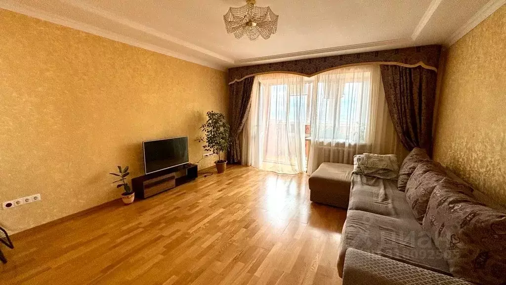 2-к кв. Башкортостан, Уфа Кавказская ул., 6/12 (80.0 м) - Фото 0