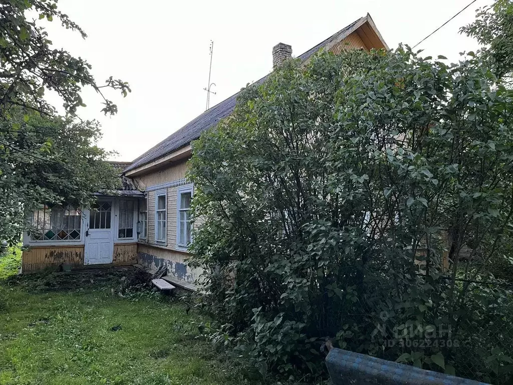 Дом в Ленинградская область, Кингисеппский район, д. Большая ... - Фото 0