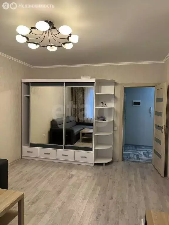 1-комнатная квартира: Калининград, Елизаветинская улица, 3 (41.1 м) - Фото 0