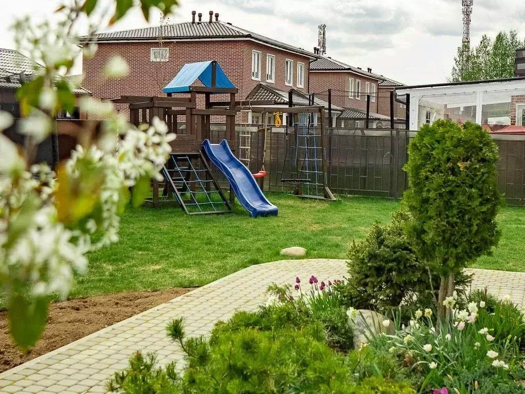 Таунхаус в Ленинградская область, Всеволожский район, Агалатовское ... - Фото 1