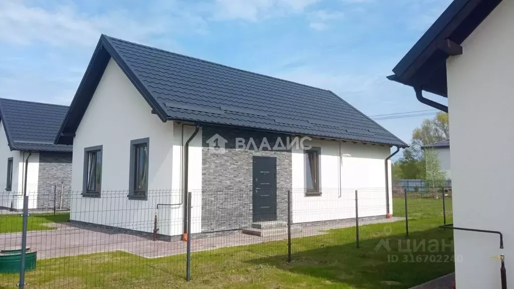 Дом в Калининградская область, Гурьевский муниципальный округ, пос. ... - Фото 1