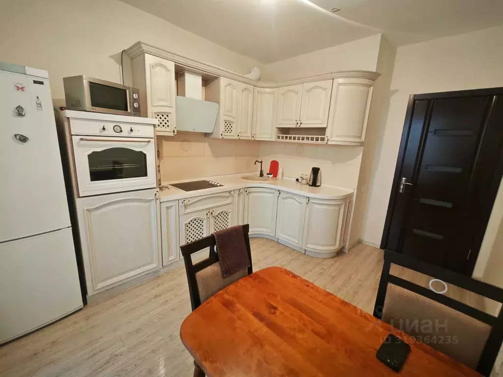 2-к кв. Красноярский край, Красноярск ул. Борисова, 28 (87.0 м) - Фото 1