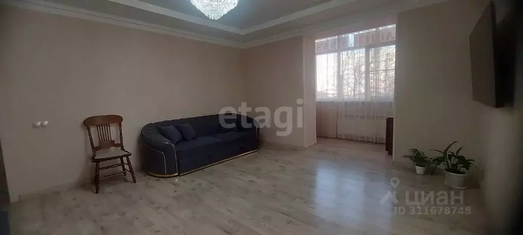 2-к кв. Карачаево-Черкесия, Черкесск ул. Космонавтов, 41В (86.0 м) - Фото 1