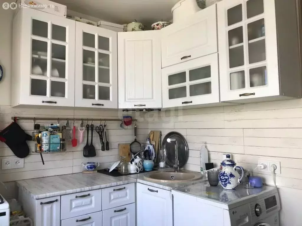 3-комнатная квартира: Якутск, улица Ярославского, 30/1 (59 м) - Фото 0