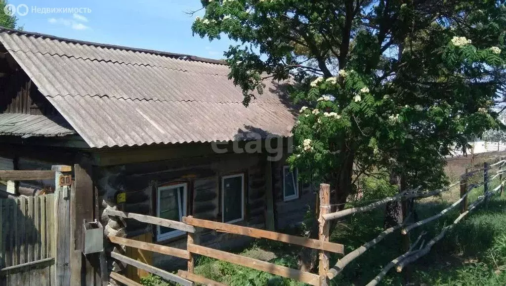 Дом в село Кожевниково, Красноармейская улица (30 м) - Фото 1
