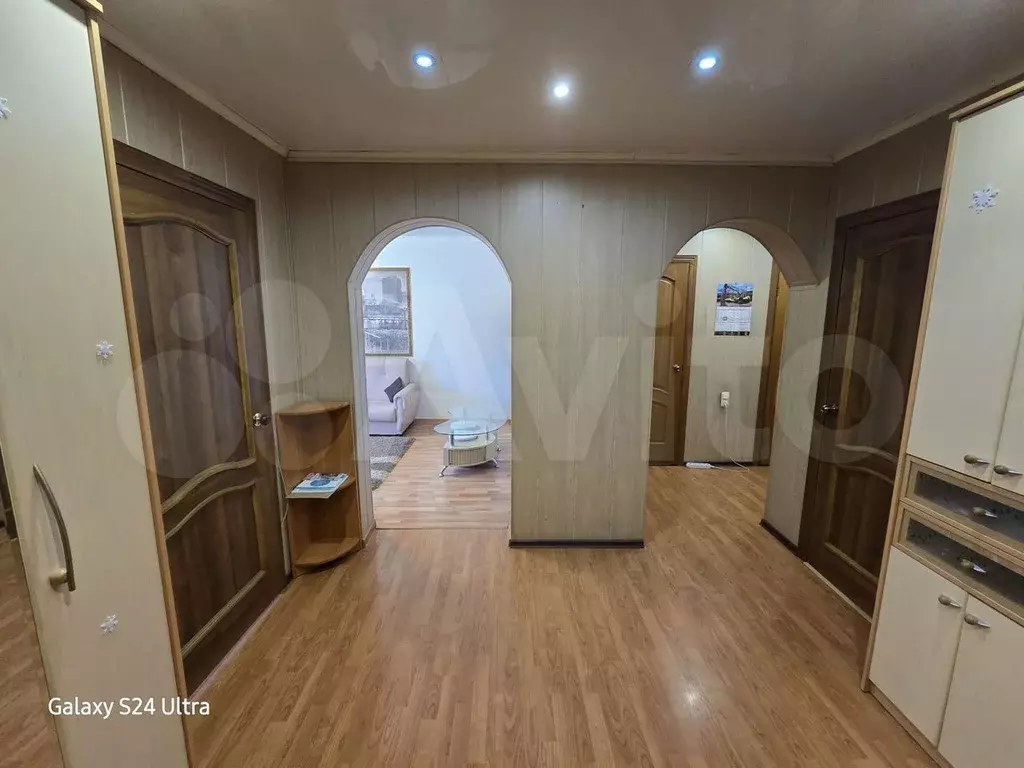 3-к. квартира, 687 м, 1/5 эт. - Фото 1