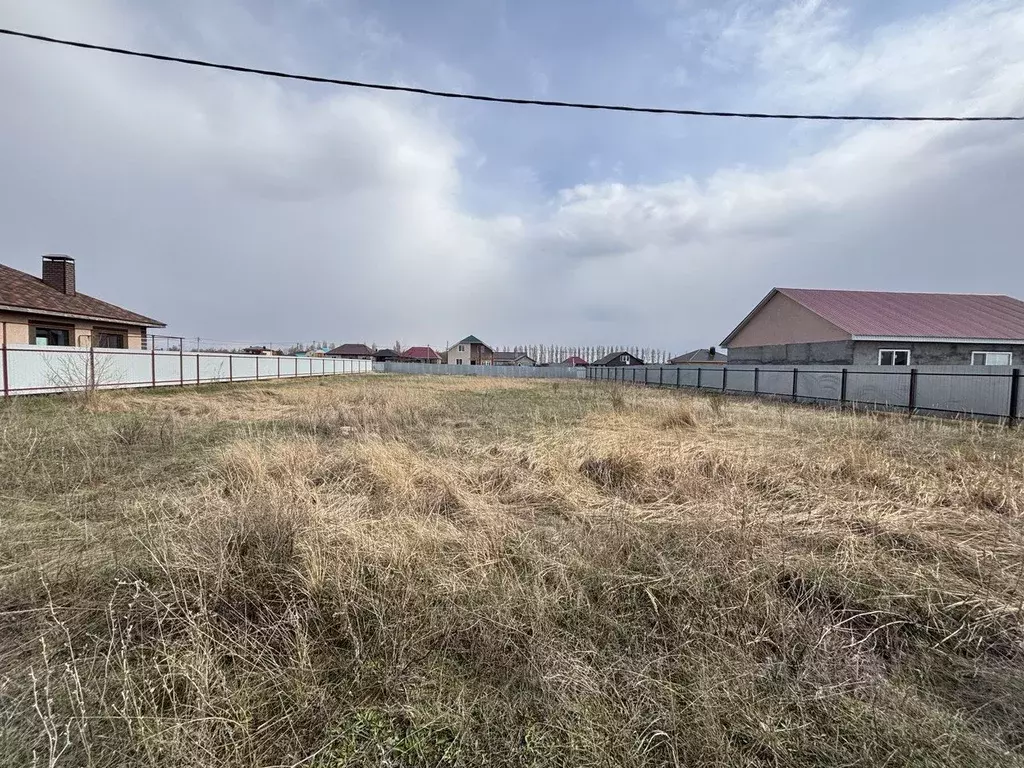 Участок в Саратовская область, Балаковский район, с. Подсосенки ул. ... - Фото 1