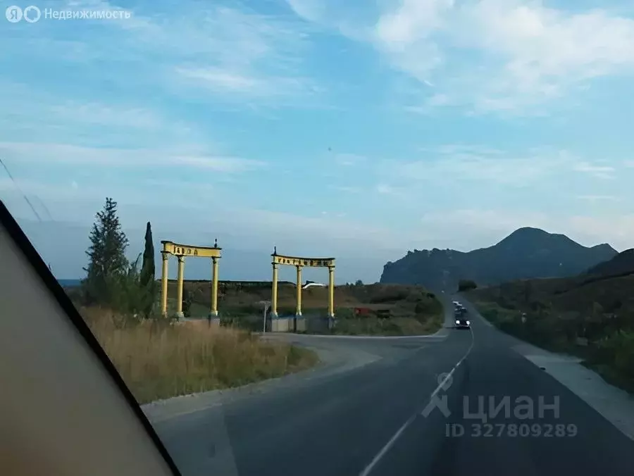 Дом в Республика Крым, муниципальный округ Феодосия, посёлок ... - Фото 2