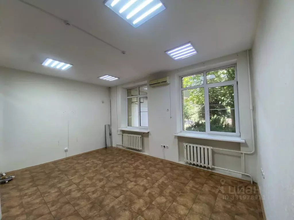 Офис в Волгоградская область, Волгоград Коммунальная ул., 14 (49 м) - Фото 1
