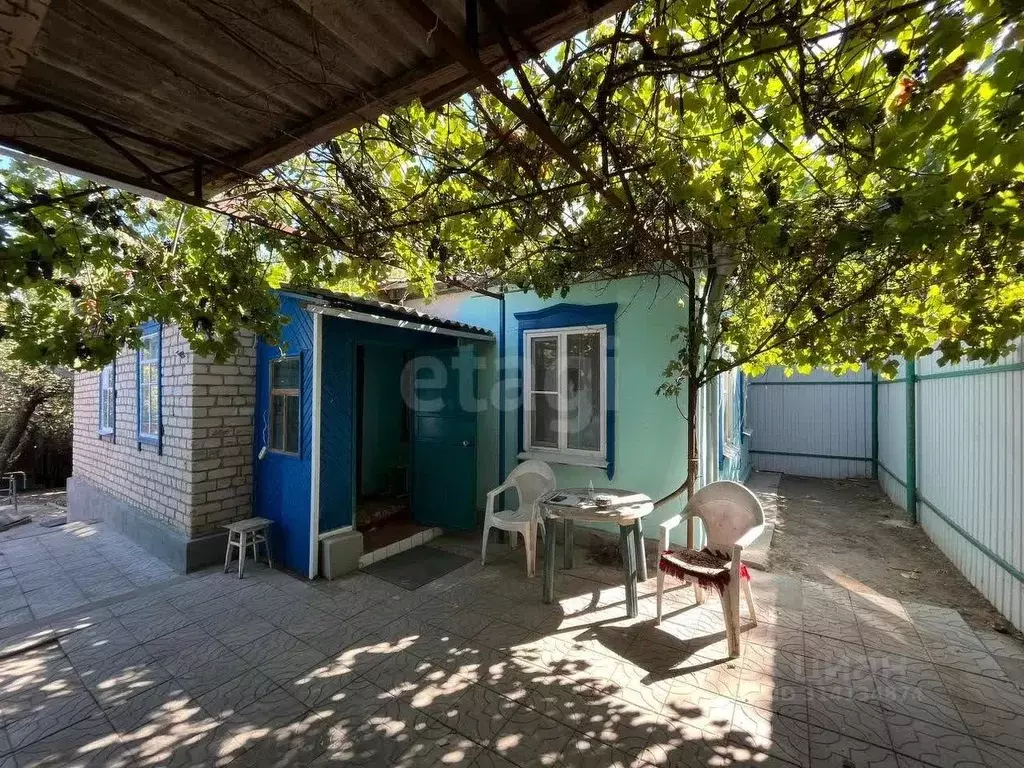 Дом в Калмыкия, Элиста пер. Братьев Алехиных, 10 (50 м) - Фото 1