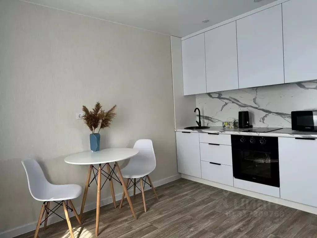 Студия Тюменская область, Тюмень ул. Республики, 204к5 (29.0 м) - Фото 1